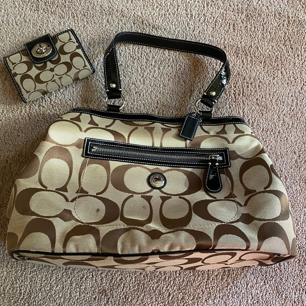 COACH purse with wallet (authentic)